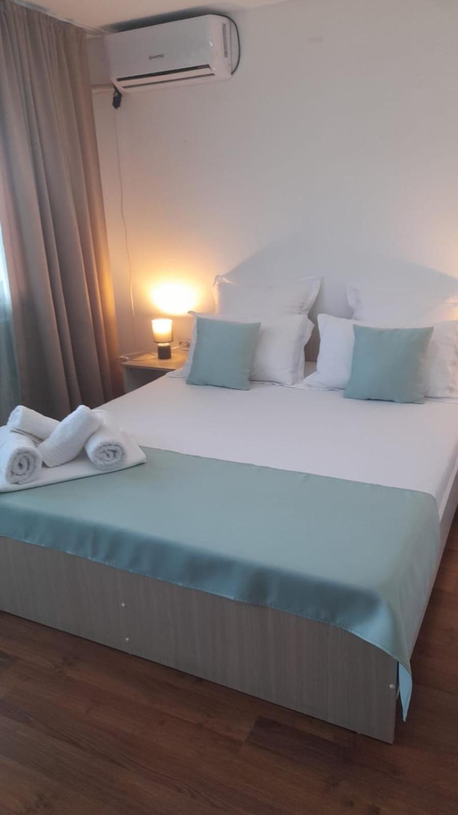 Casa Elena Eselnita Hotel Luaran gambar